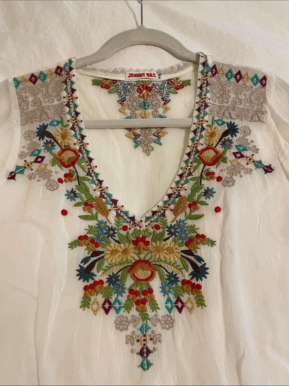 Johnny Was White V-Neck Embroidered Tunic with Multicolor Floral Detail